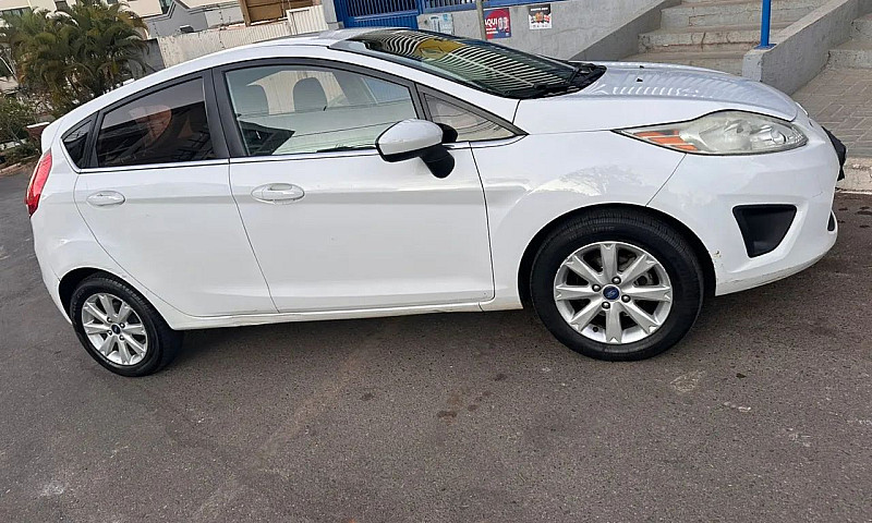 Ford Fiesta Se 1.6 1...