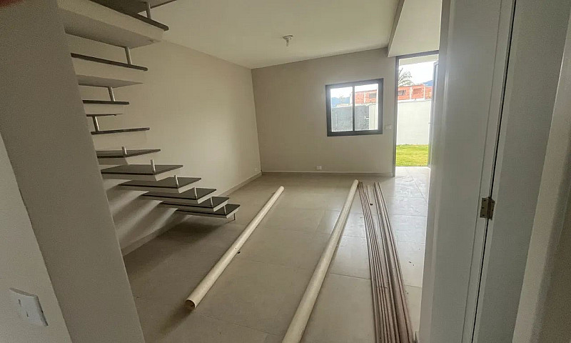 Vendo Casa Assobrada...
