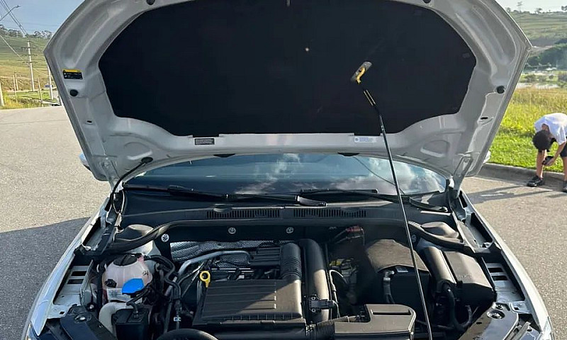 Volkswagen Jetta Com...