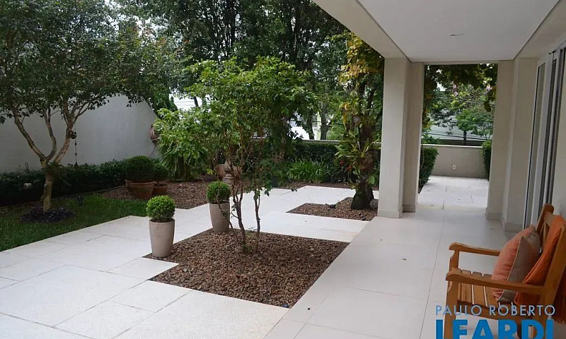 Casa Assobradada - M...