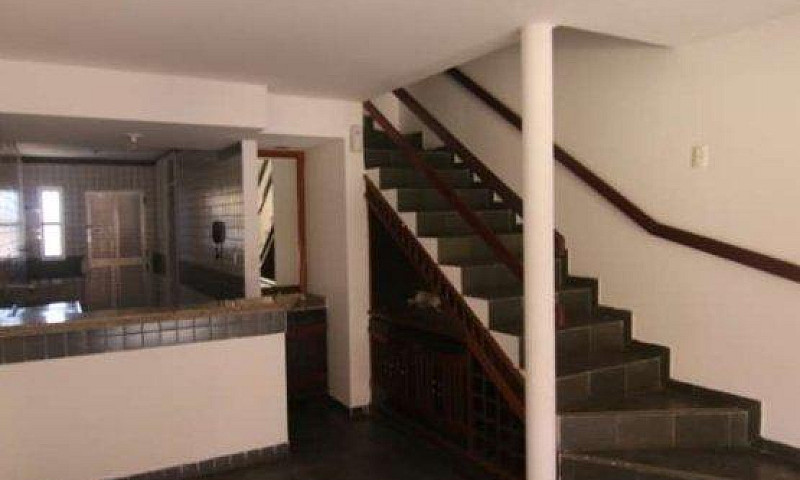 Casa De Condomínio...