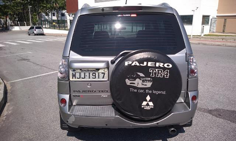 Mitsubishi Pajero 4X...