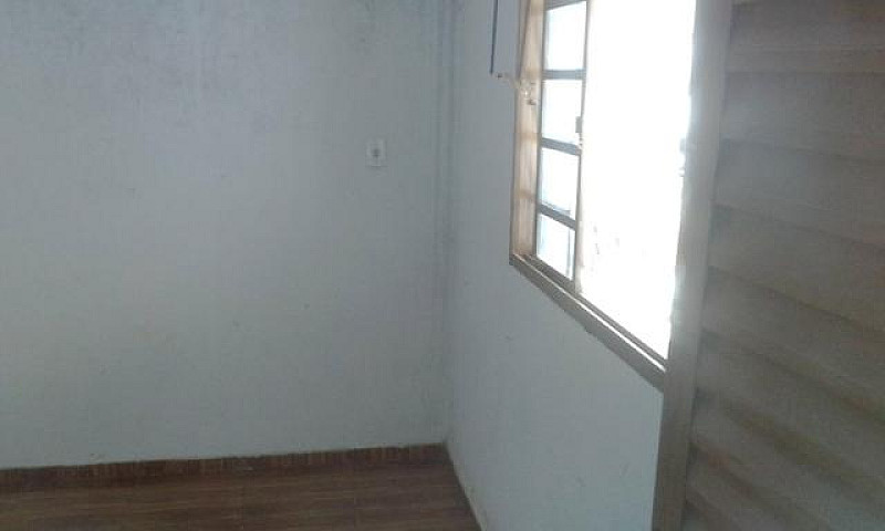 Alugo Casa 2 Quartos...