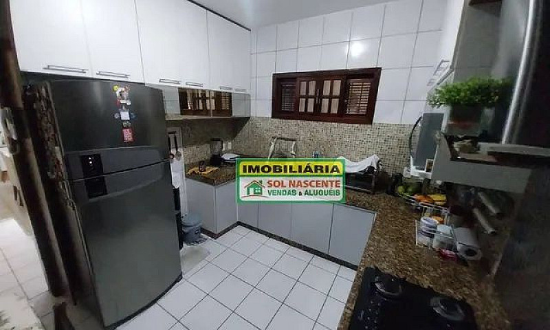 Casa Com 3 Dormitóri...