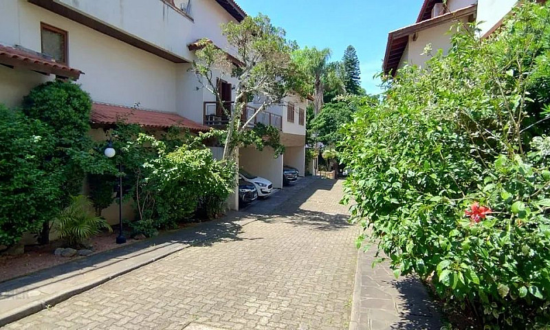 Linda Residência Com...