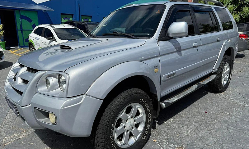 Mitsubishi Pajero - ...