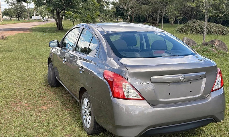 Nissan Versa 1.0 12V...