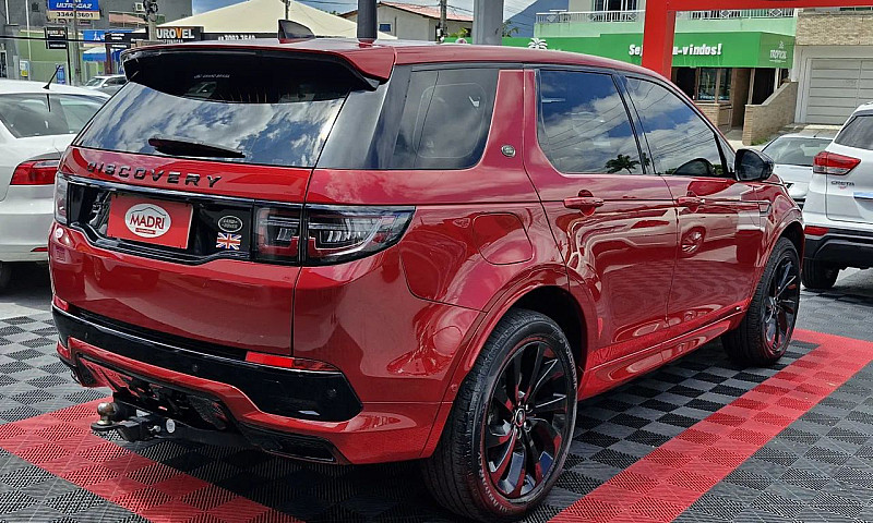 Land Rover Discovery...