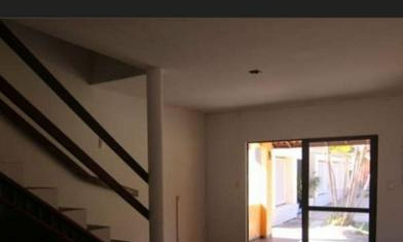 Casa De Condomínio...