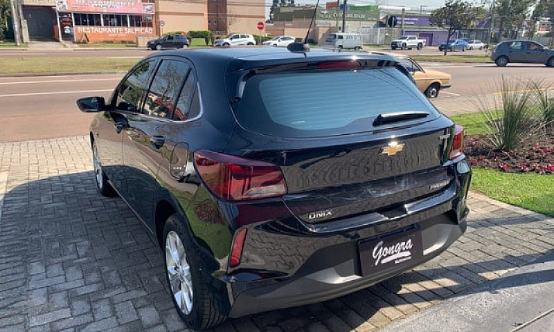 Chevrolet Onix Hatch...