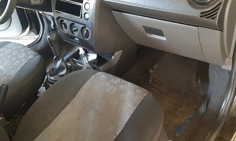 Fiesta 1.6 Hatch Com...