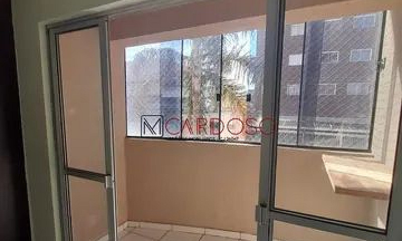 2 Quartos, Varanda, ...