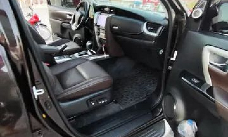 Toyota Hilux Sw4 Srx...