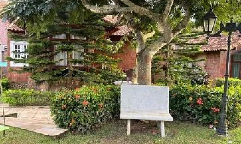 Casa Em Condominio F...