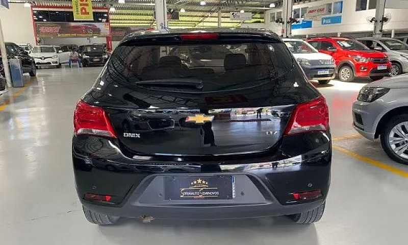 Chevrolet Onix Hatch...