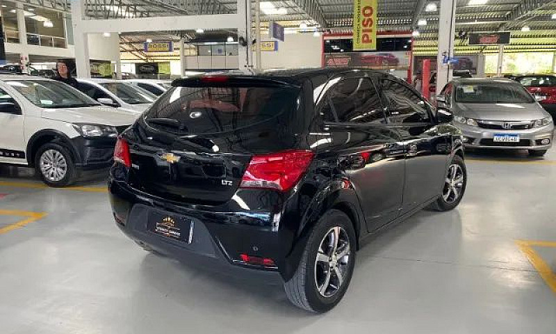 Chevrolet Onix Hatch...