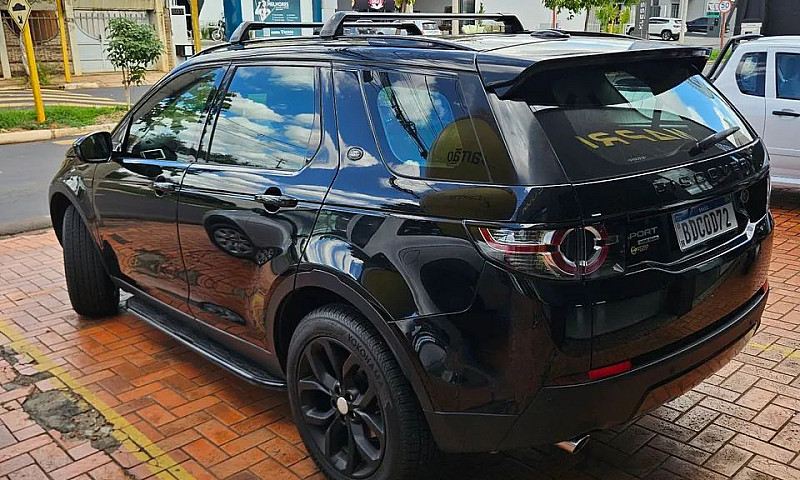 Land Rover Discovery...