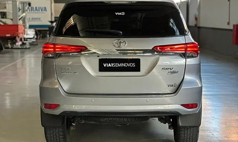 Toyota Hilux Sw4 Srv...