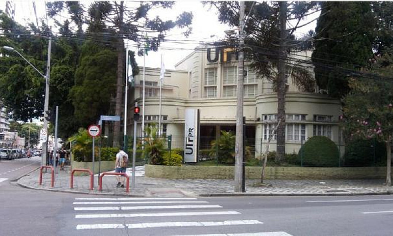 Um Quarto No Centro ...