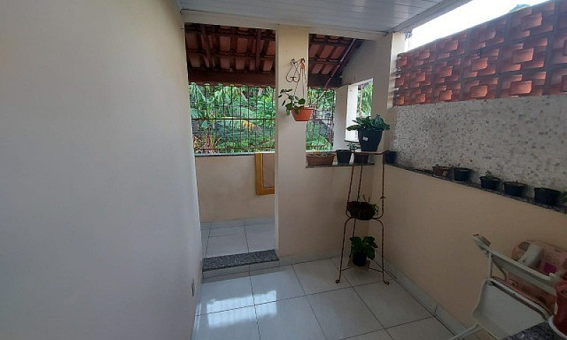 Vendo Essa Casa Com ...