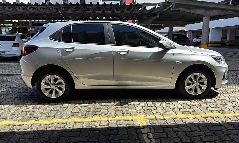 Chevrolet Onix Hatch...