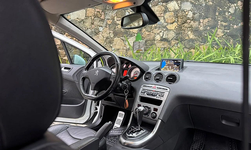 Peugeot 408 Sedan Gr...