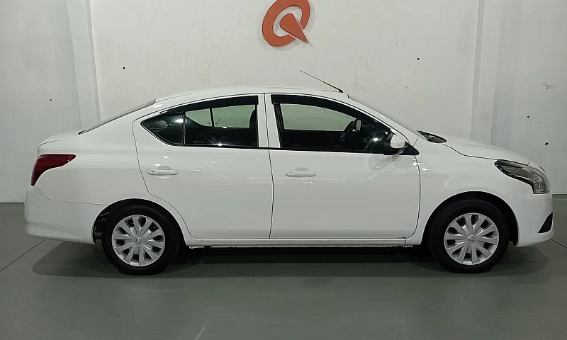 Nissan Versa S 1.0 1...