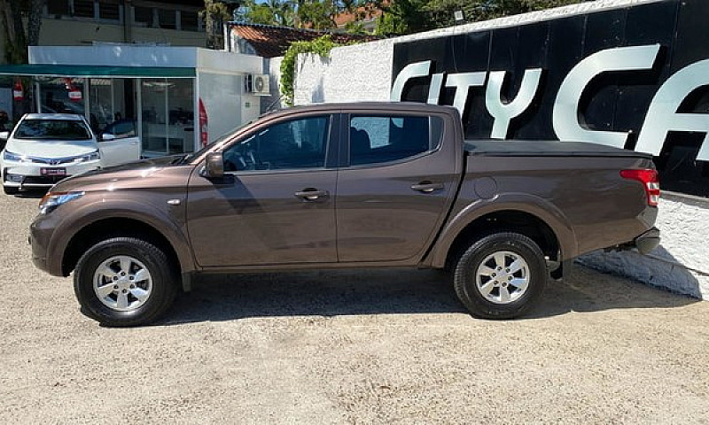 Mitsubishi Triton Sp...