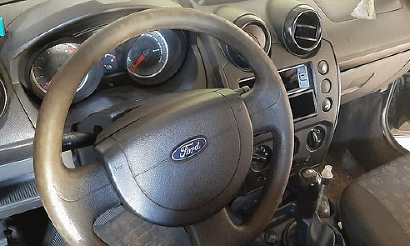 Fiesta 1.6 Hatch Com...