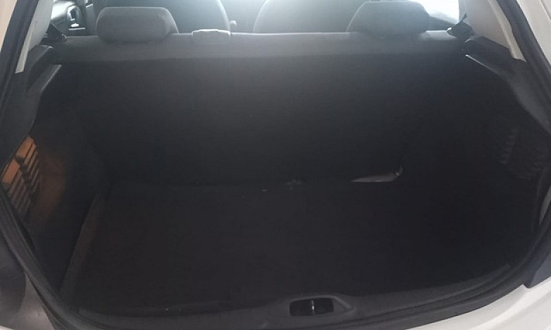 Peugeot 208 2014...