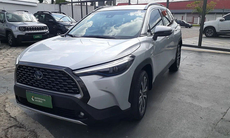 Toyota Corolla Cross...