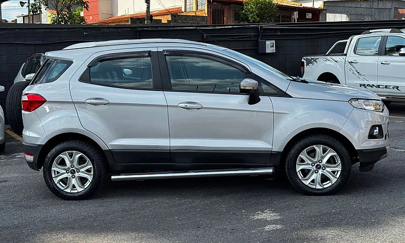 Ford Ecosport Titani...