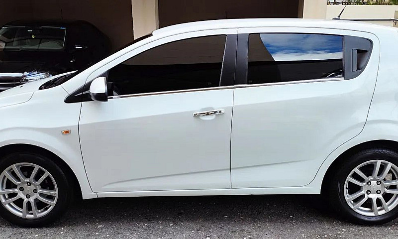 Chevrolet Sonic Hb L...
