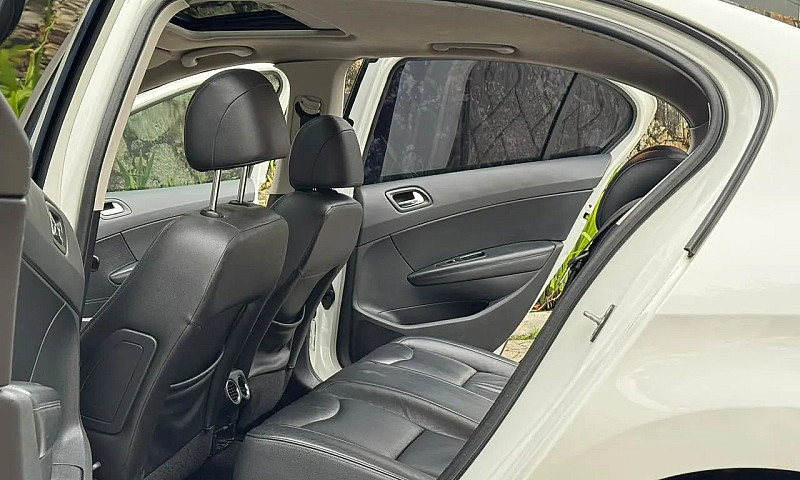 Peugeot 408 Sedan Gr...