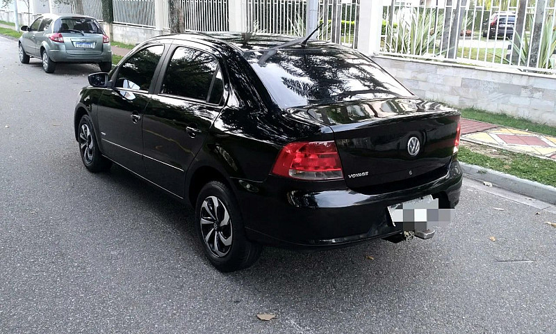 Volkswagen Voyage 1....