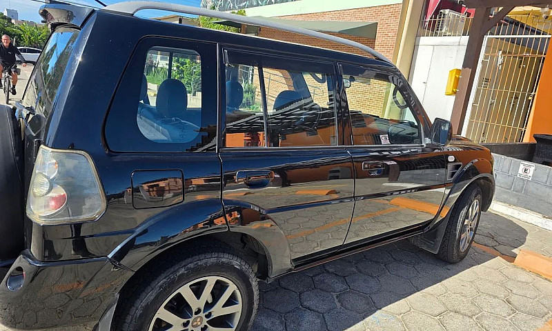 Mitsubishi Pajero Tr...