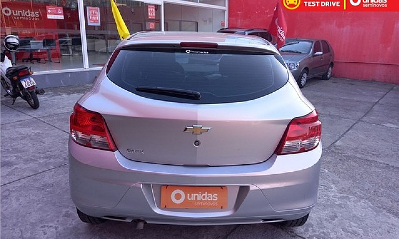 Chevrolet Onix 2018 ...