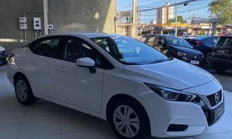 Nissan Versa Sense 1...