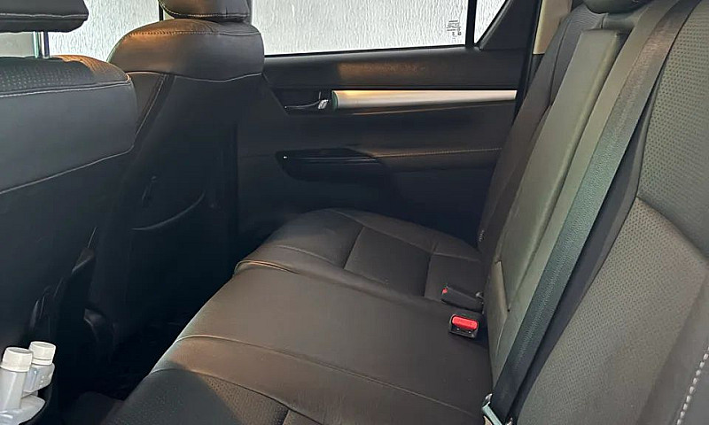 Toyota Hilux Cd Sr 4...