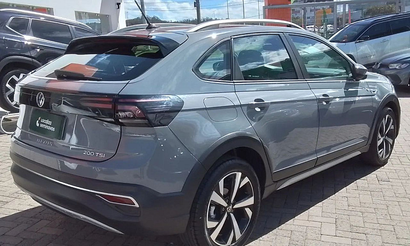Volkswagen Nivus Hig...