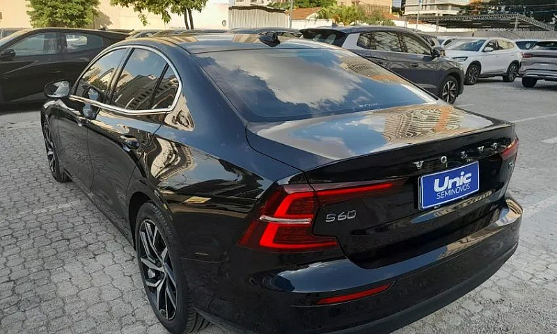 Volvo S60 T-4 Moment...