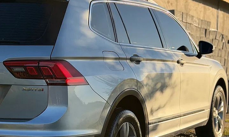 Volkswagen Tiguan Al...