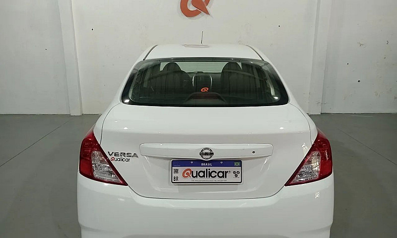 Nissan Versa S 1.0 1...