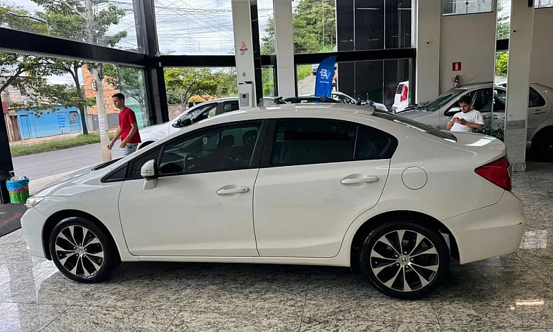 Honda Civic 2.0 Pouq...