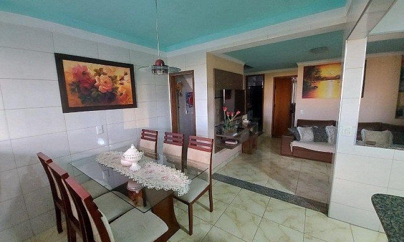 Vendo Essa Casa Com ...