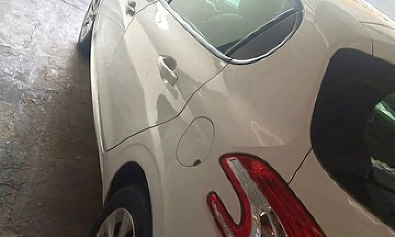 Peugeot 208 2014...