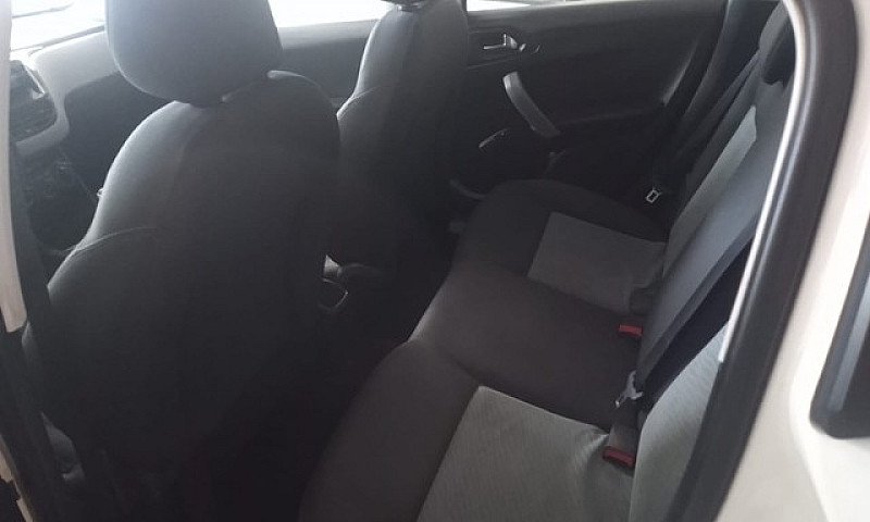 Peugeot 208 2014...
