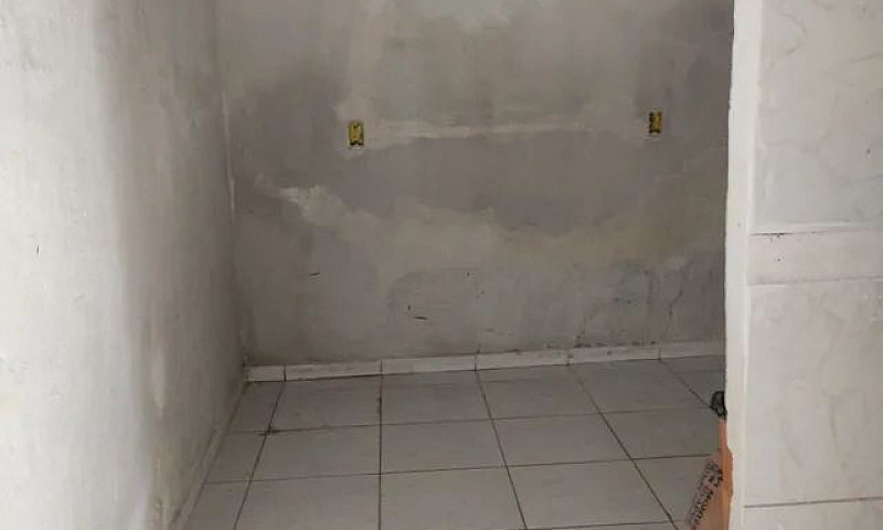 Vende-Se Quartinho M...