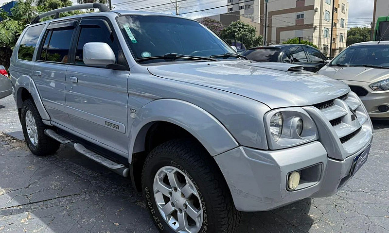 Mitsubishi Pajero - ...