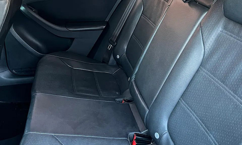 Volkswagen Jetta Com...